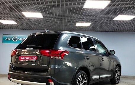 Mitsubishi Outlander III рестайлинг 3, 2017 год, 2 100 000 рублей, 5 фотография
