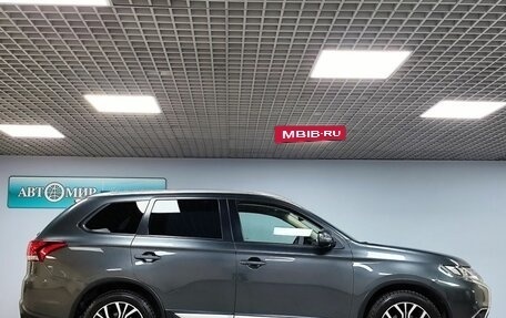 Mitsubishi Outlander III рестайлинг 3, 2017 год, 2 100 000 рублей, 4 фотография