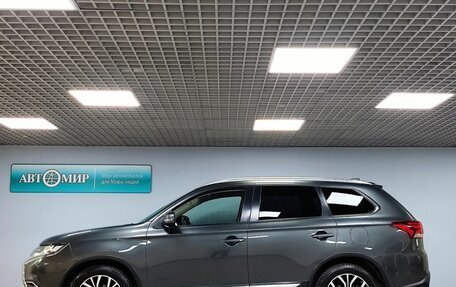 Mitsubishi Outlander III рестайлинг 3, 2017 год, 2 100 000 рублей, 8 фотография