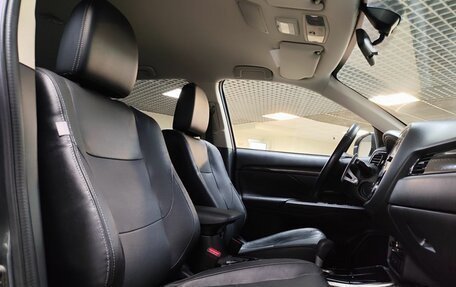 Mitsubishi Outlander III рестайлинг 3, 2017 год, 2 100 000 рублей, 13 фотография