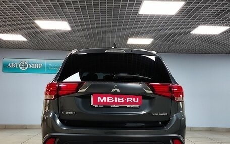 Mitsubishi Outlander III рестайлинг 3, 2017 год, 2 100 000 рублей, 6 фотография
