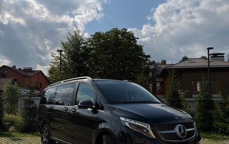 Mercedes-Benz V-Класс, 2019 год, 5 200 000 рублей, 3 фотография