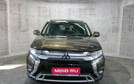 Mitsubishi Outlander III рестайлинг 3, 2019 год, 2 254 000 рублей, 2 фотография