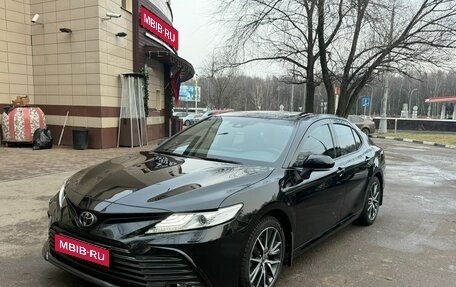 Toyota Camry, 2021 год, 3 450 000 рублей, 1 фотография