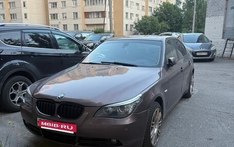 BMW 5 серия, 2004 год, 850 000 рублей, 8 фотография