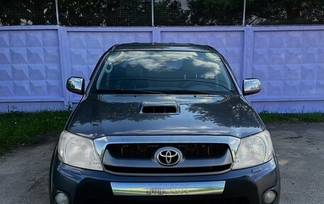 Toyota Hilux VII, 2011 год, 1 900 000 рублей, 2 фотография