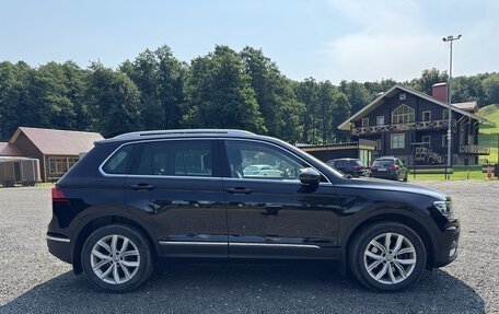 Volkswagen Tiguan II, 2017 год, 2 400 000 рублей, 4 фотография