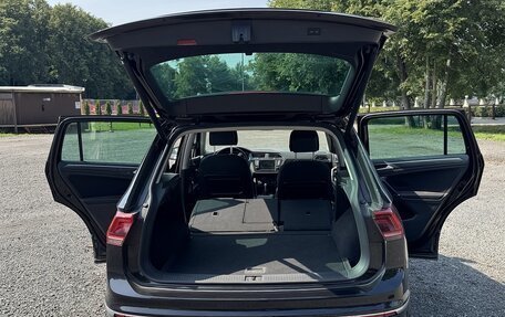 Volkswagen Tiguan II, 2017 год, 2 400 000 рублей, 3 фотография
