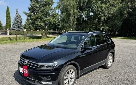 Volkswagen Tiguan II, 2017 год, 2 400 000 рублей, 11 фотография