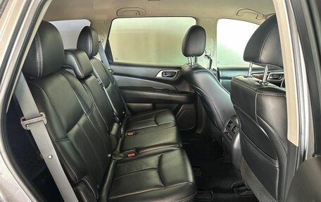 Nissan Pathfinder, 2015 год, 1 835 000 рублей, 10 фотография