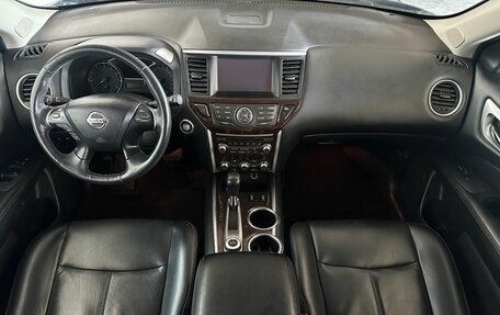 Nissan Pathfinder, 2015 год, 1 835 000 рублей, 11 фотография