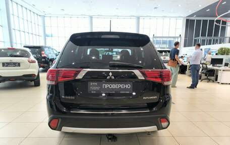 Mitsubishi Outlander III рестайлинг 3, 2016 год, 2 050 000 рублей, 7 фотография
