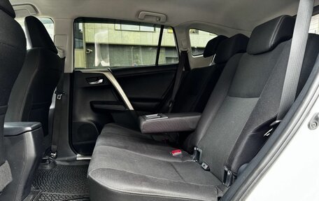 Toyota RAV4, 2015 год, 1 675 000 рублей, 11 фотография