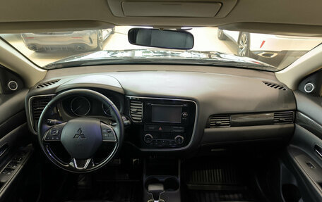 Mitsubishi Outlander III рестайлинг 3, 2016 год, 2 050 000 рублей, 17 фотография
