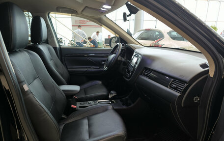 Mitsubishi Outlander III рестайлинг 3, 2016 год, 2 050 000 рублей, 13 фотография
