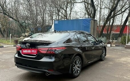 Toyota Camry, 2021 год, 3 450 000 рублей, 5 фотография