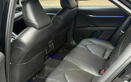 Toyota Camry, 2021 год, 3 450 000 рублей, 10 фотография