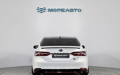 Toyota Camry, 2021 год, 3 310 000 рублей, 6 фотография