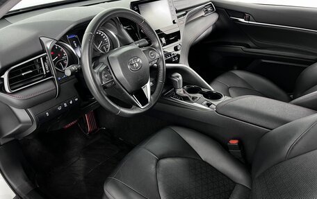 Toyota Camry, 2021 год, 3 310 000 рублей, 9 фотография