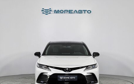 Toyota Camry, 2021 год, 3 310 000 рублей, 2 фотография