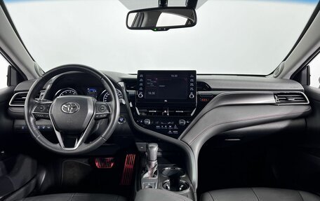 Toyota Camry, 2021 год, 3 310 000 рублей, 14 фотография