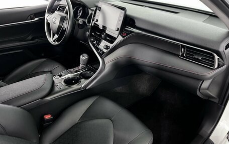 Toyota Camry, 2021 год, 3 310 000 рублей, 12 фотография