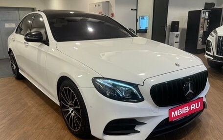Mercedes-Benz E-Класс, 2017 год, 2 990 000 рублей, 3 фотография