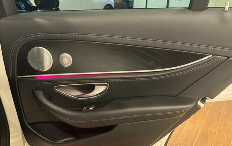 Mercedes-Benz E-Класс, 2017 год, 2 990 000 рублей, 17 фотография