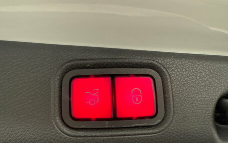 Mercedes-Benz E-Класс, 2017 год, 2 990 000 рублей, 26 фотография