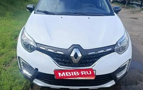 Renault Kaptur I рестайлинг, 2020 год, 1 120 000 рублей, 2 фотография