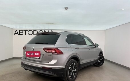 Volkswagen Tiguan II, 2018 год, 3 000 000 рублей, 2 фотография