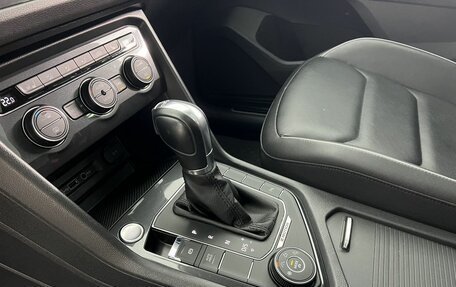 Volkswagen Tiguan II, 2018 год, 3 000 000 рублей, 17 фотография