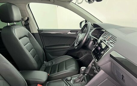 Volkswagen Tiguan II, 2018 год, 3 000 000 рублей, 13 фотография