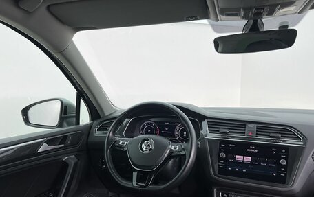 Volkswagen Tiguan II, 2018 год, 3 000 000 рублей, 12 фотография