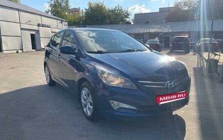 Hyundai Solaris II рестайлинг, 2016 год, 975 000 рублей, 2 фотография