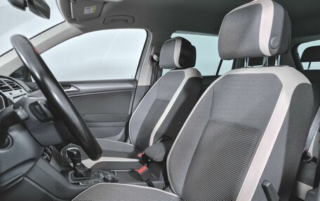 Volkswagen Tiguan II, 2019 год, 2 589 000 рублей, 9 фотография