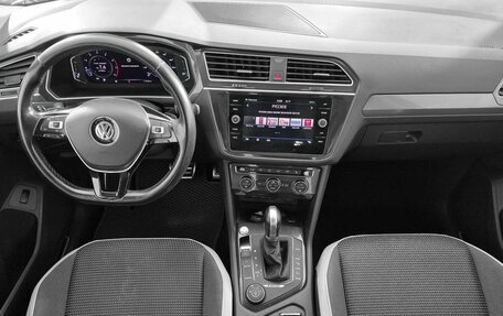 Volkswagen Tiguan II, 2019 год, 2 589 000 рублей, 16 фотография