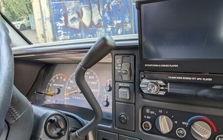 GMC Yukon III, 1996 год, 2 500 000 рублей, 16 фотография
