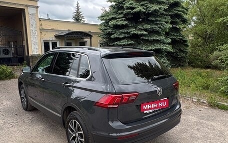 Volkswagen Tiguan II, 2019 год, 2 350 000 рублей, 2 фотография