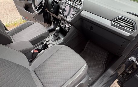 Volkswagen Tiguan II, 2019 год, 2 350 000 рублей, 7 фотография