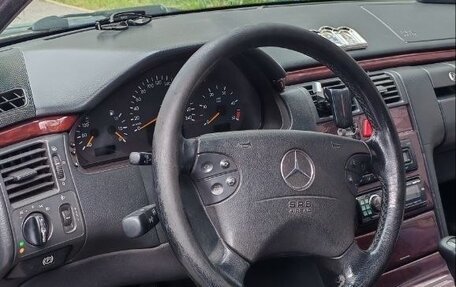 Mercedes-Benz E-Класс, 2000 год, 390 000 рублей, 5 фотография