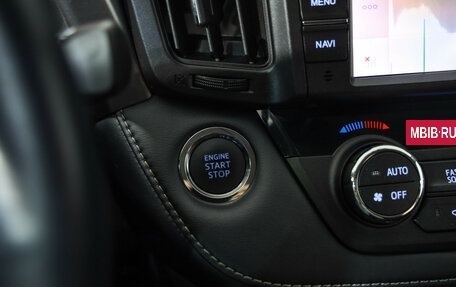 Toyota RAV4, 2018 год, 2 499 000 рублей, 16 фотография