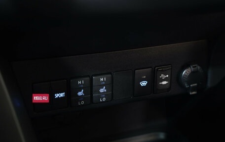 Toyota RAV4, 2018 год, 2 499 000 рублей, 17 фотография
