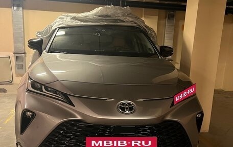 Toyota Venza, 2022 год, 5 000 000 рублей, 2 фотография