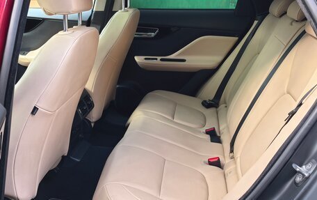 Jaguar F-Pace, 2016 год, 2 195 000 рублей, 10 фотография