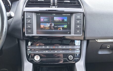 Jaguar F-Pace, 2016 год, 2 195 000 рублей, 14 фотография