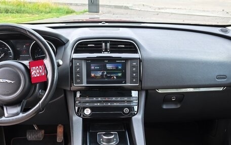Jaguar F-Pace, 2016 год, 2 195 000 рублей, 12 фотография