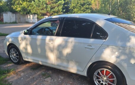Skoda Rapid I, 2014 год, 1 050 000 рублей, 4 фотография