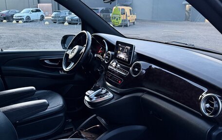 Mercedes-Benz V-Класс, 2018 год, 3 700 000 рублей, 8 фотография