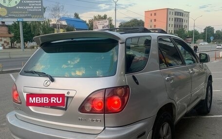 Lexus RX IV рестайлинг, 2000 год, 730 000 рублей, 2 фотография